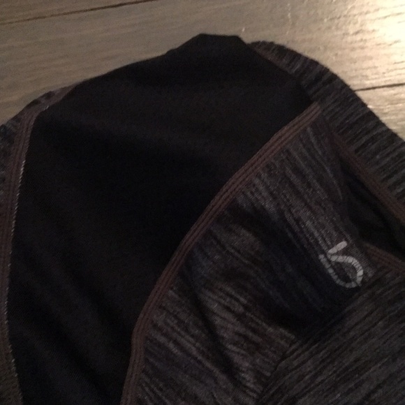 GAP Fit Exercise Leggings with Back Zipper Pocket - Picture 7 of 7